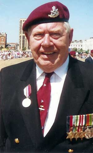 Norman Howes went to Arnhem in 1998 for the last time where this photo was taken